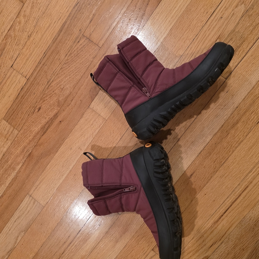 Bogs Cedar Quilted Boots - Picture 2 of 7